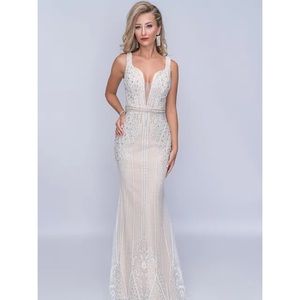 Nina Canacci champagne white dress style #8158. Sz 0